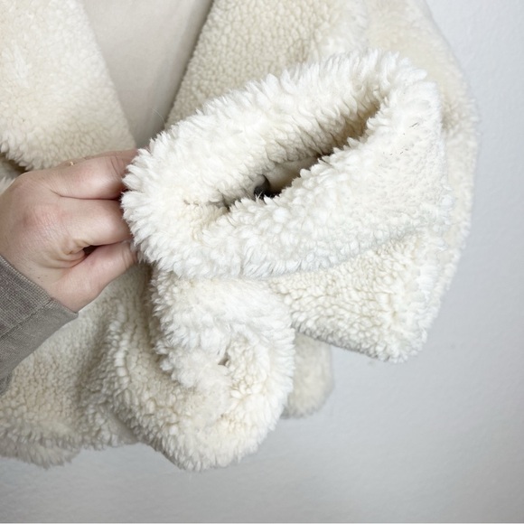 The Group by Babaton Aritzia Sherpa Teddy Jacket Size 2 - Picture 4 of 9